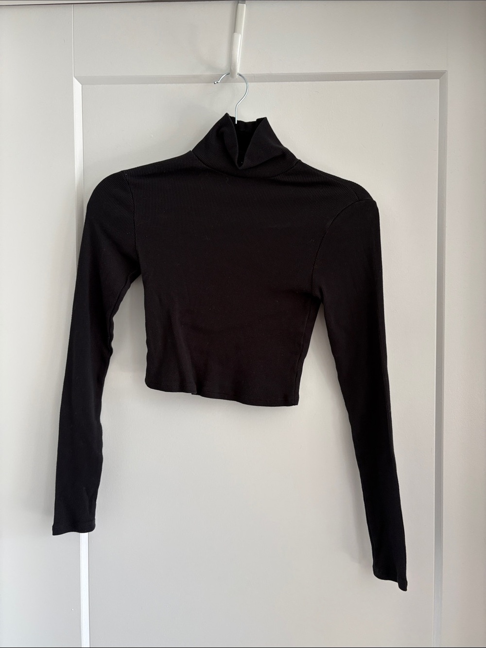 Reformation Black Ribbed Long-Sleeve Cropped Turtleneck